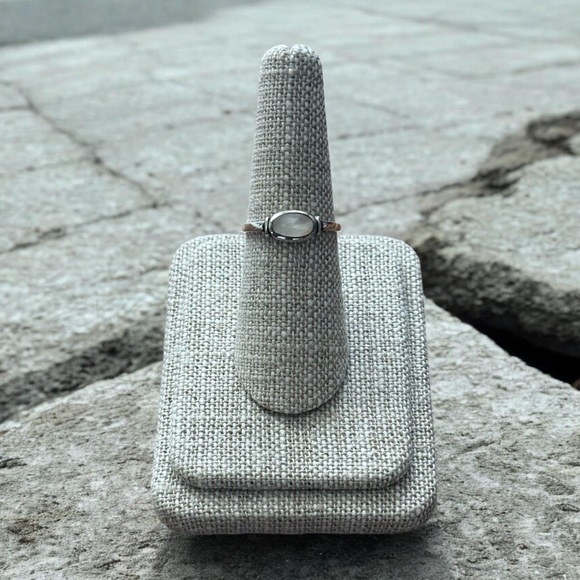 NWT 925 Sterling Silver Moonstone Ring! Sizes 4-10 NEW! - Picture 2 of 5